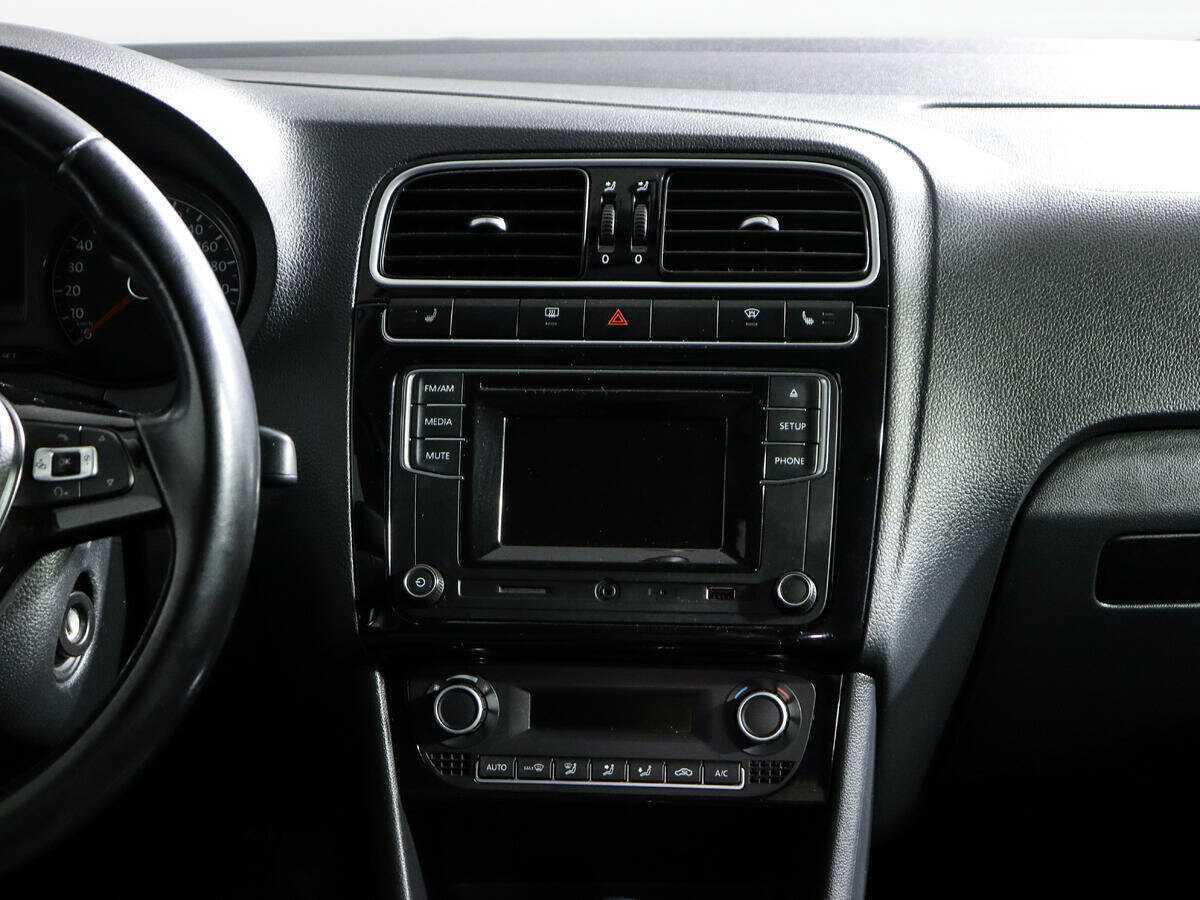 Купить Volkswagen Polo с пробегом. Фото: #12
