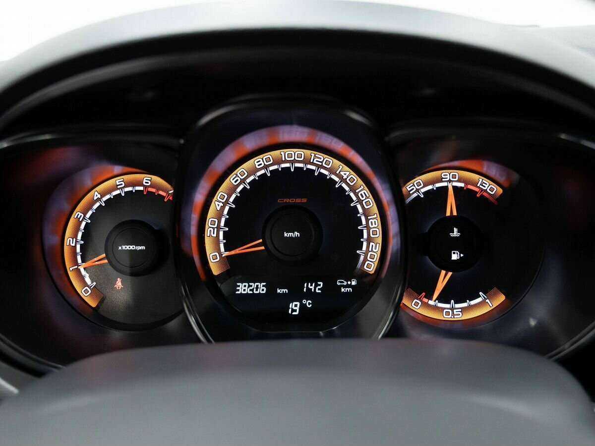 Купить Lada (ВАЗ) Vesta с пробегом. Фото: #17