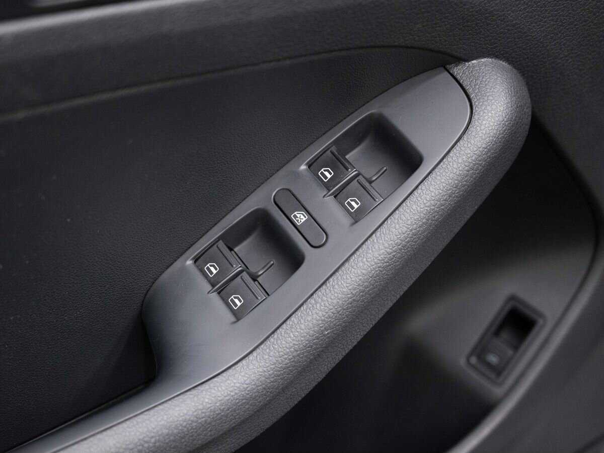 Купить Volkswagen Jetta с пробегом. Фото: #14