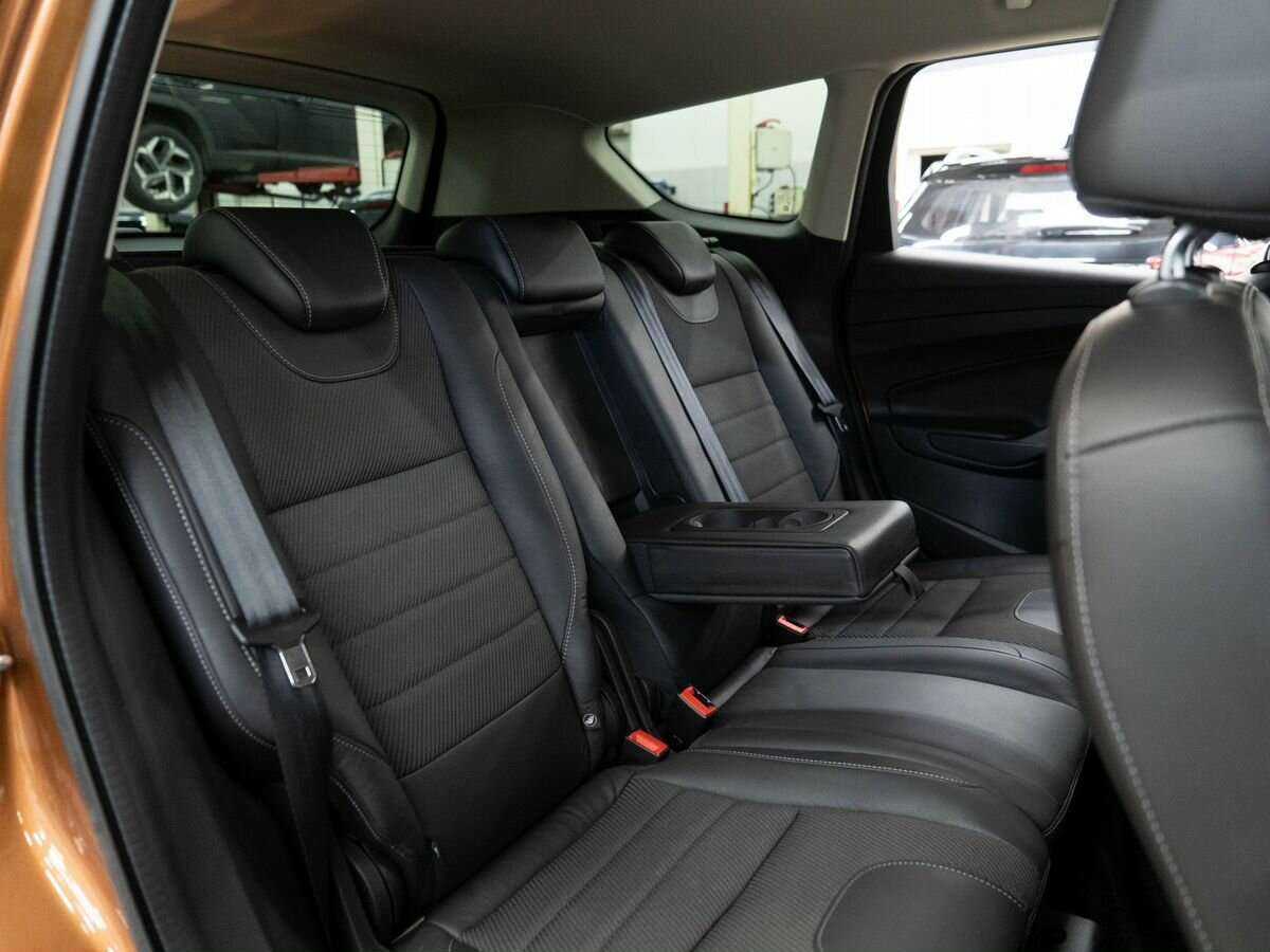 Купить Ford Kuga с пробегом. Фото: #7