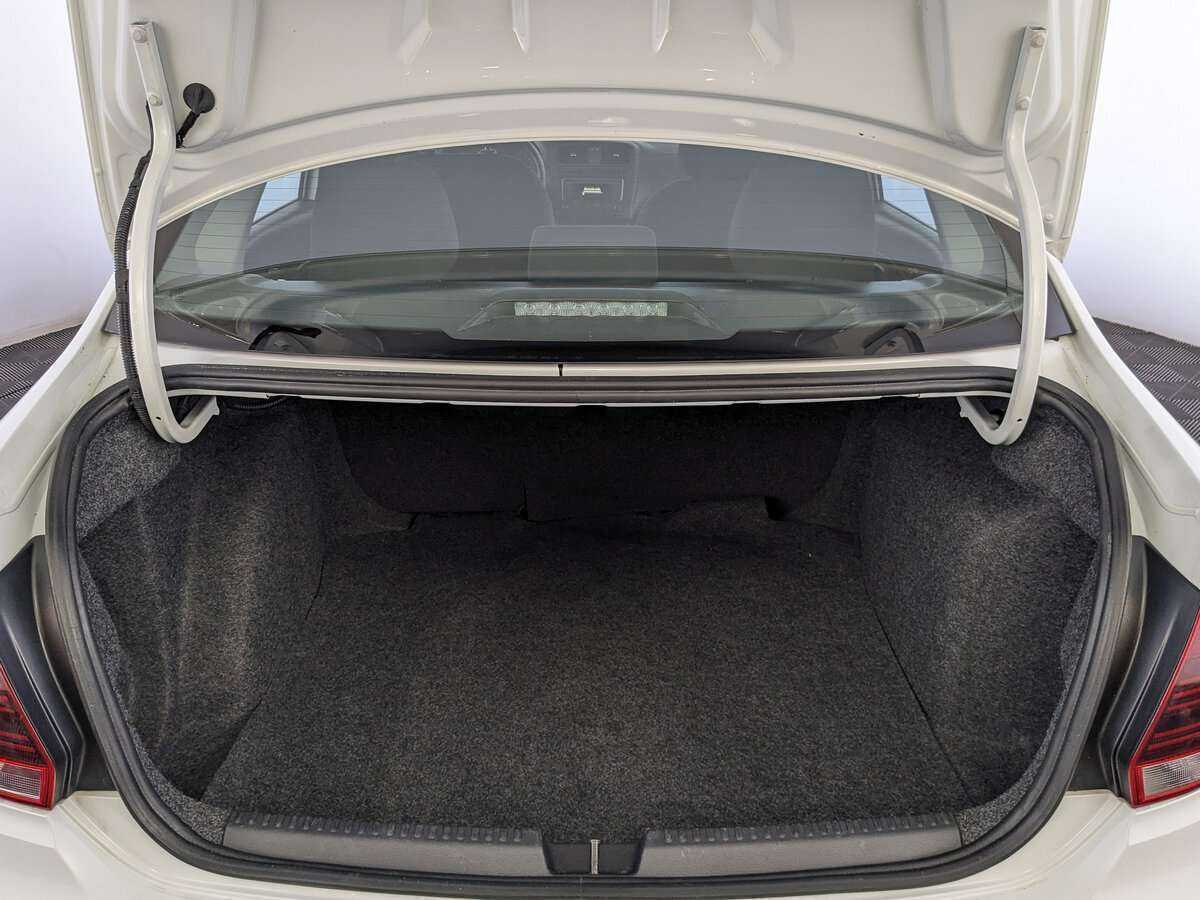 Купить Volkswagen Polo с пробегом. Фото: #9