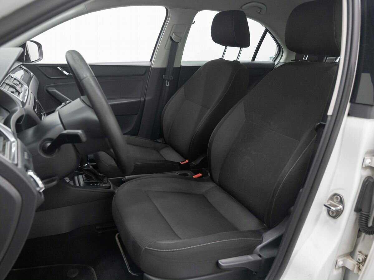 Купить Skoda Rapid с пробегом. Фото: #7
