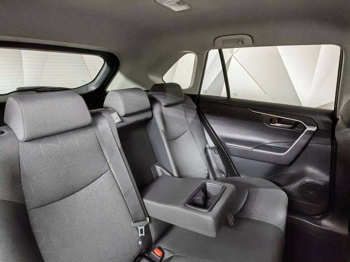 Купить Toyota RAV4 с пробегом. Фото: #12