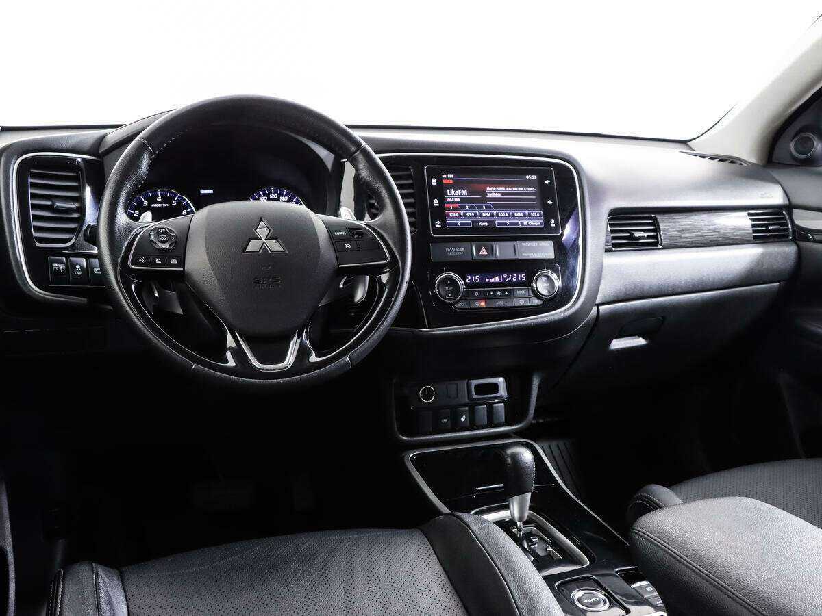 Купить Mitsubishi Outlander с пробегом. Фото: #8