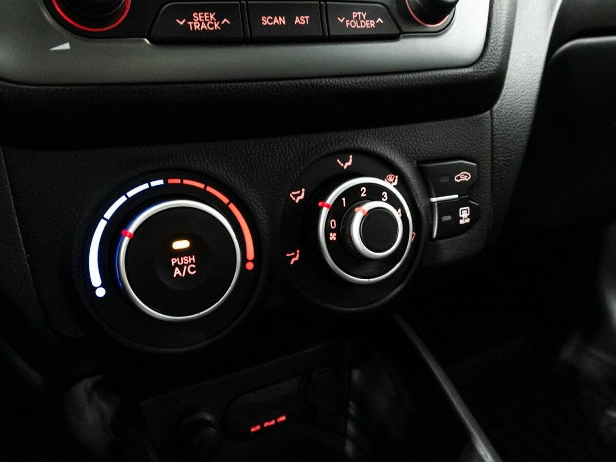 Купить Kia Rio с пробегом. Фото: #16