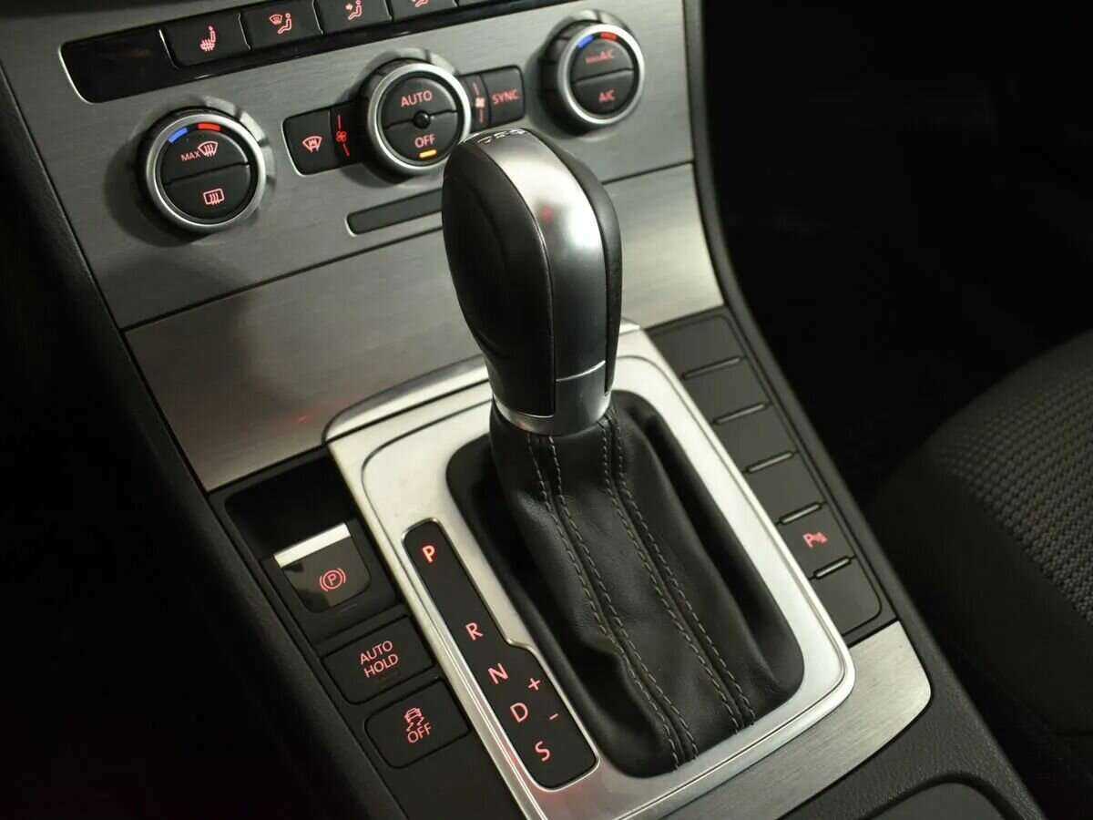 Купить Volkswagen Passat с пробегом. Фото: #16