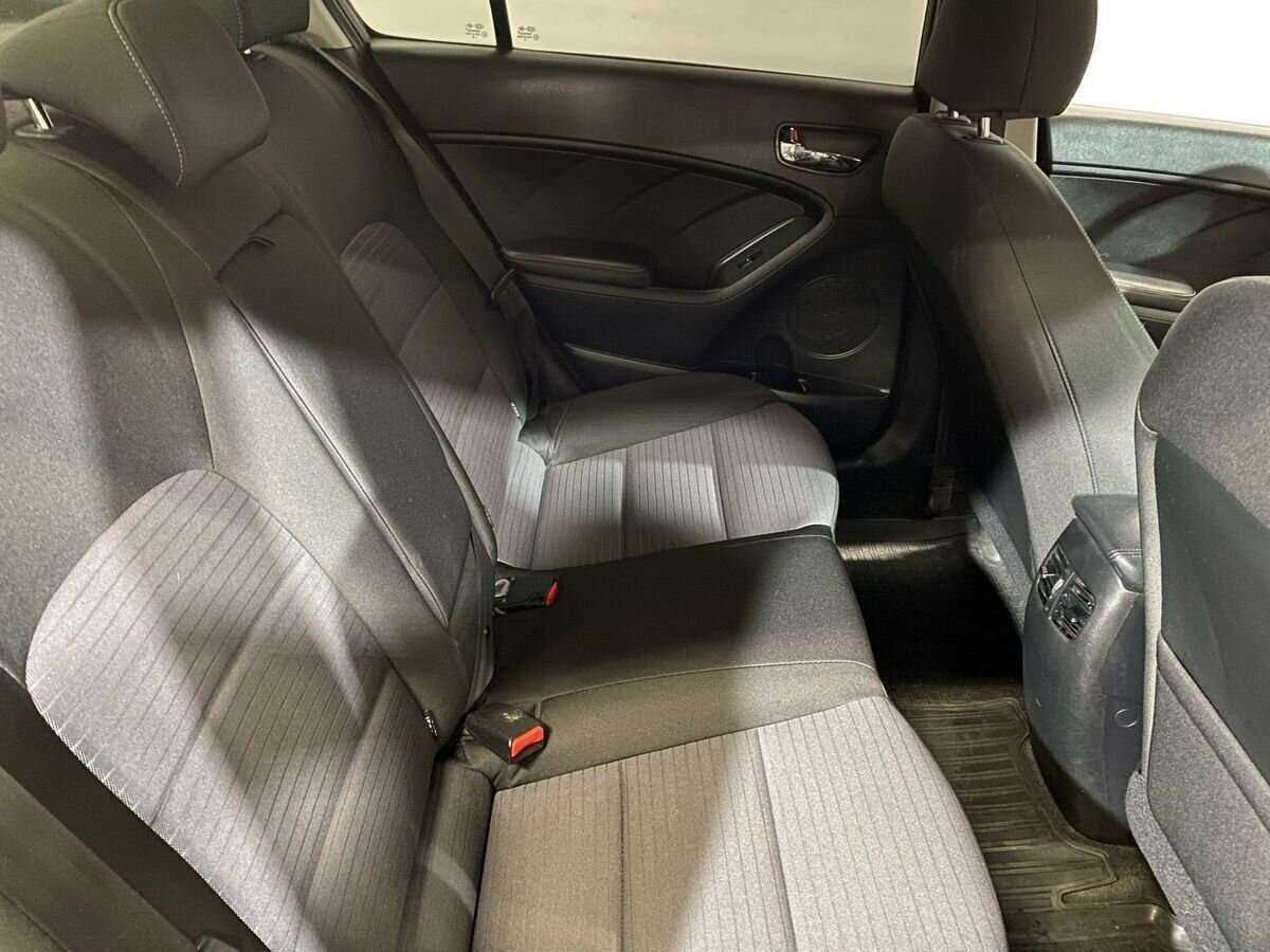 Купить Kia Cerato с пробегом. Фото: #10