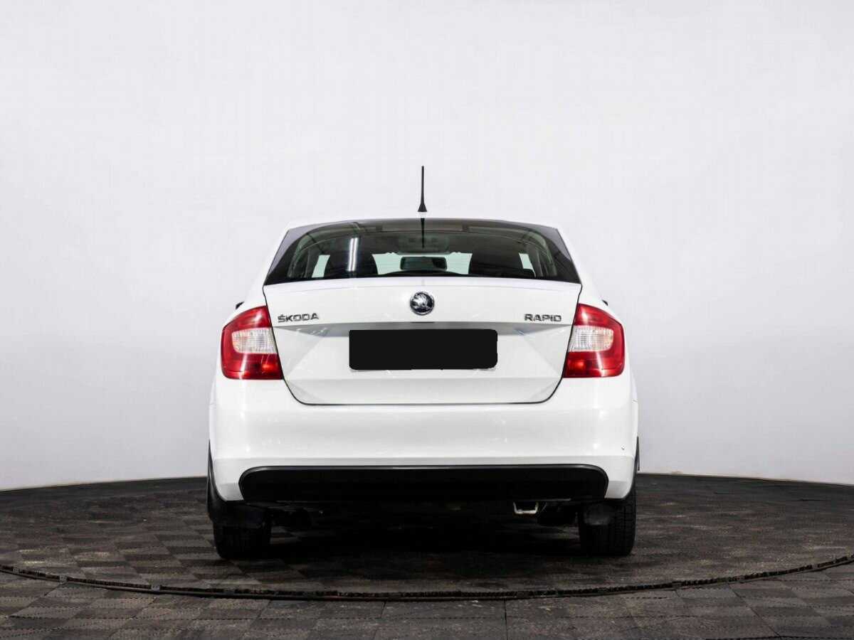Купить Skoda Rapid с пробегом. Фото: #4