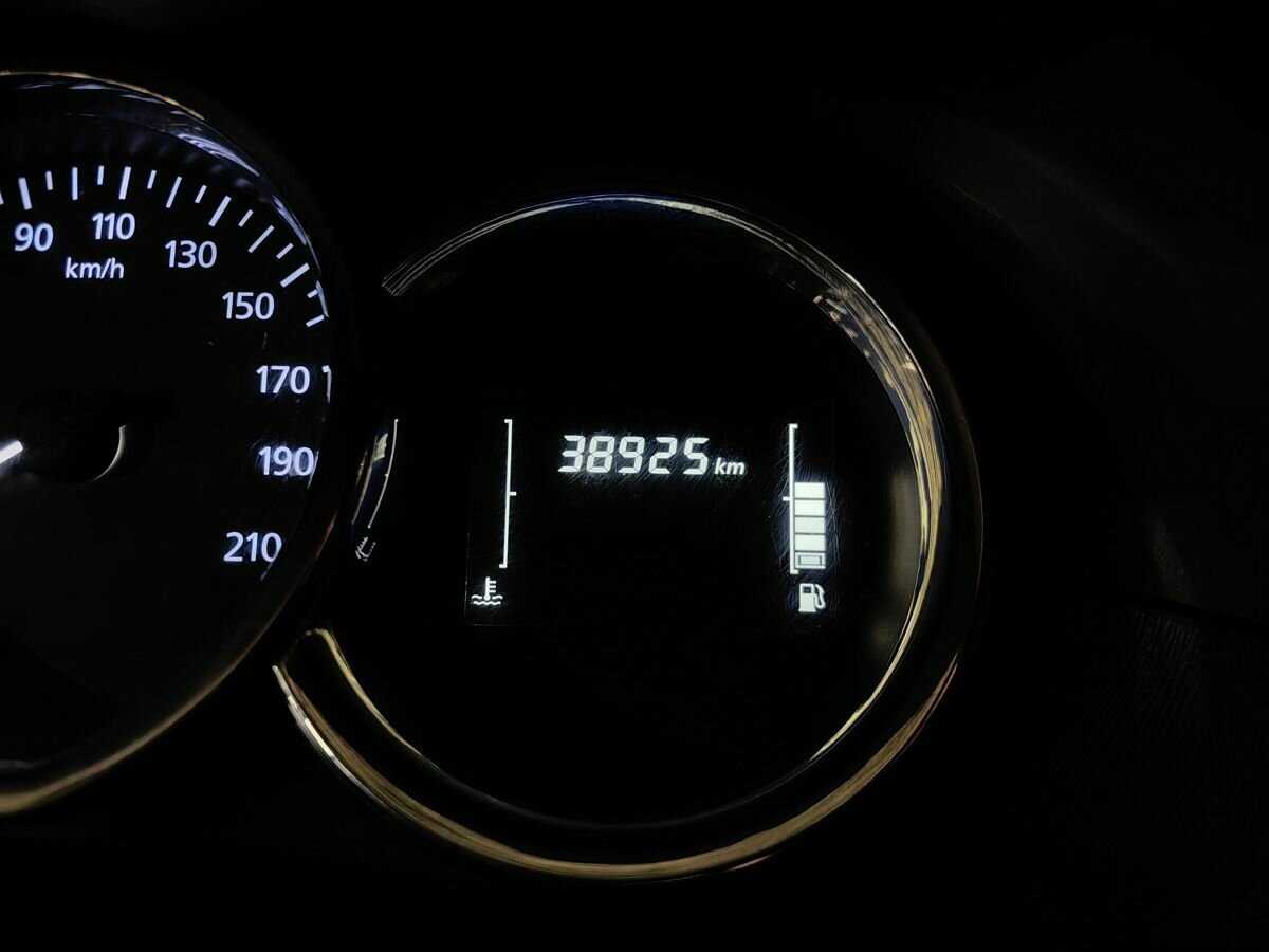 Купить Nissan Terrano с пробегом. Фото: #15