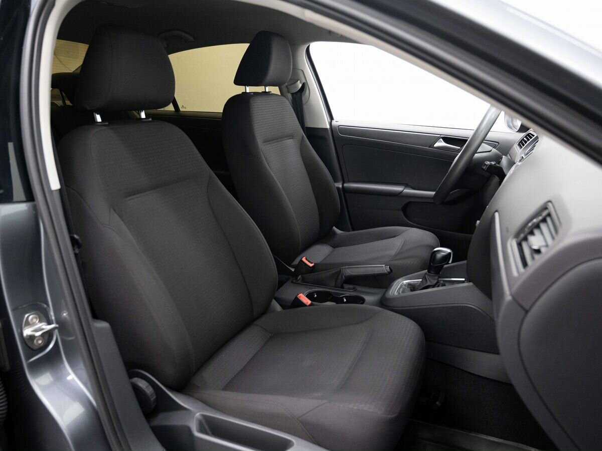 Купить Volkswagen Jetta с пробегом. Фото: #10