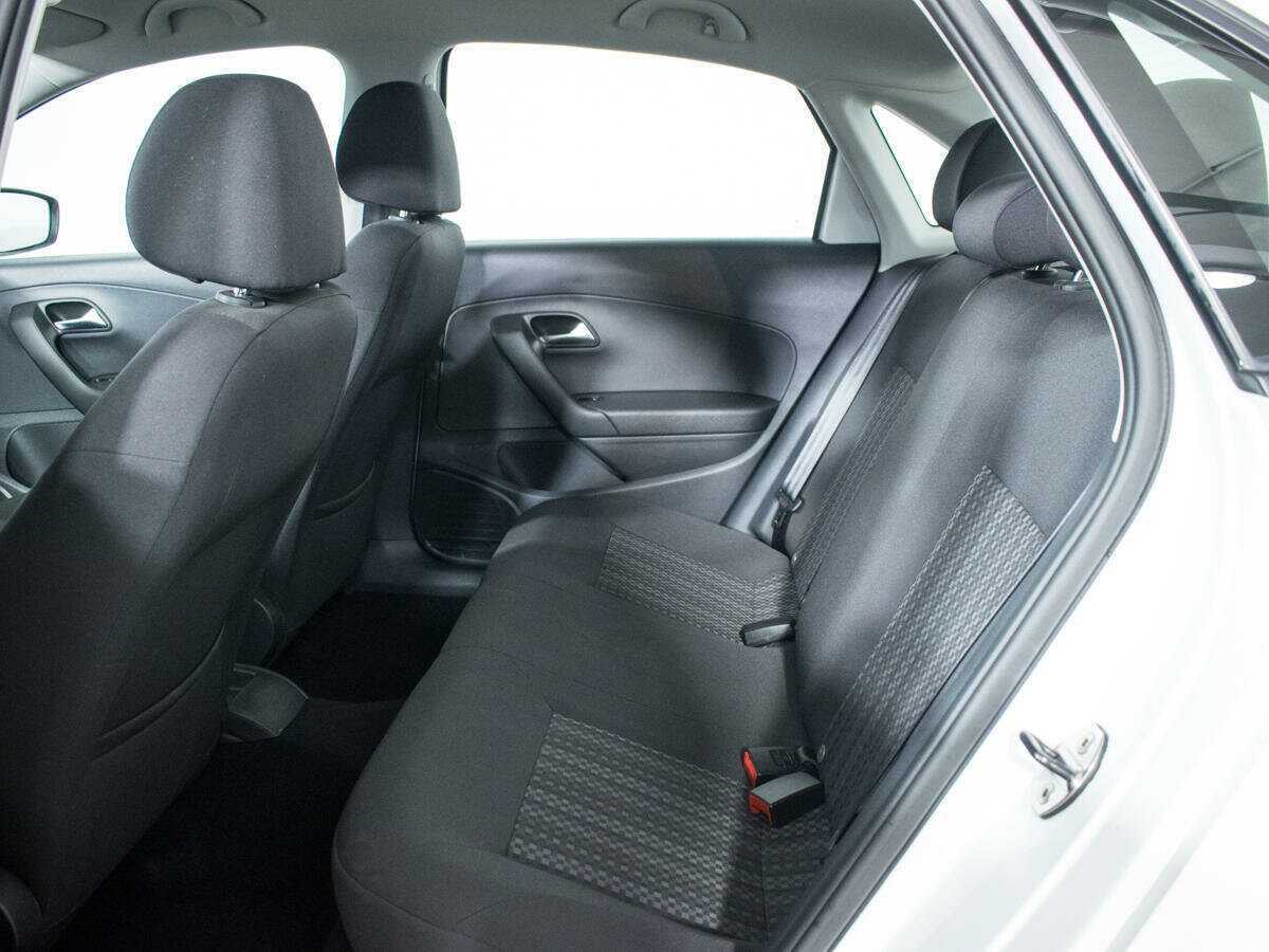 Купить Volkswagen Polo с пробегом. Фото: #9