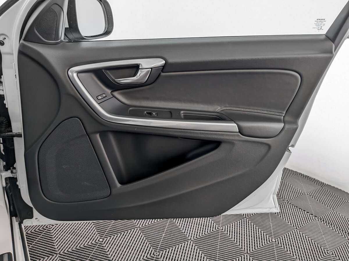 Купить Volvo S60 с пробегом. Фото: #19