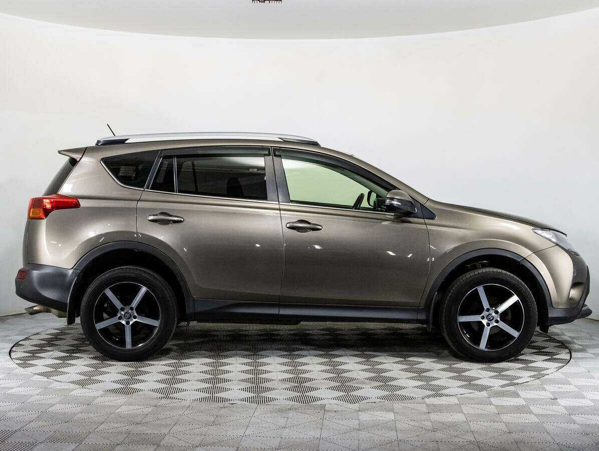 Купить Toyota RAV4 с пробегом. Фото: #3