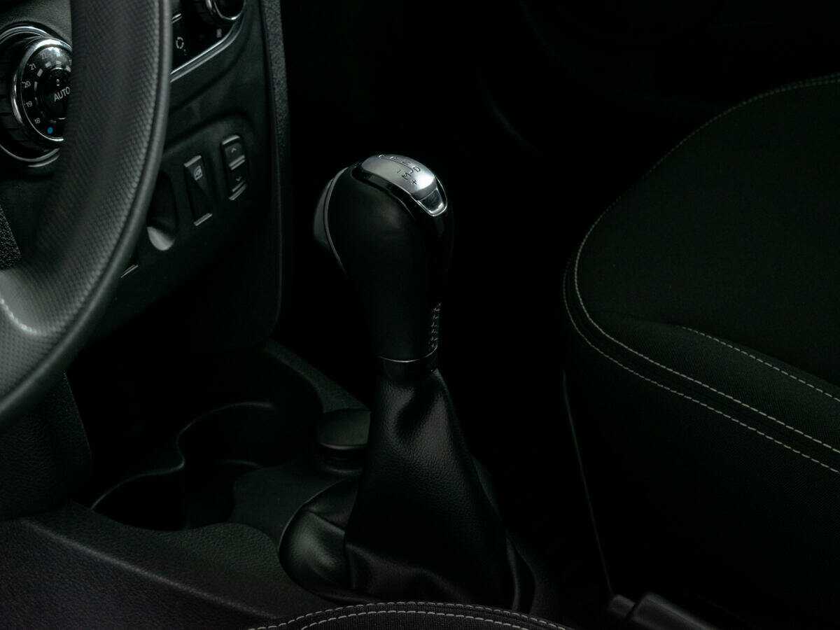 Купить Renault Sandero с пробегом. Фото: #14