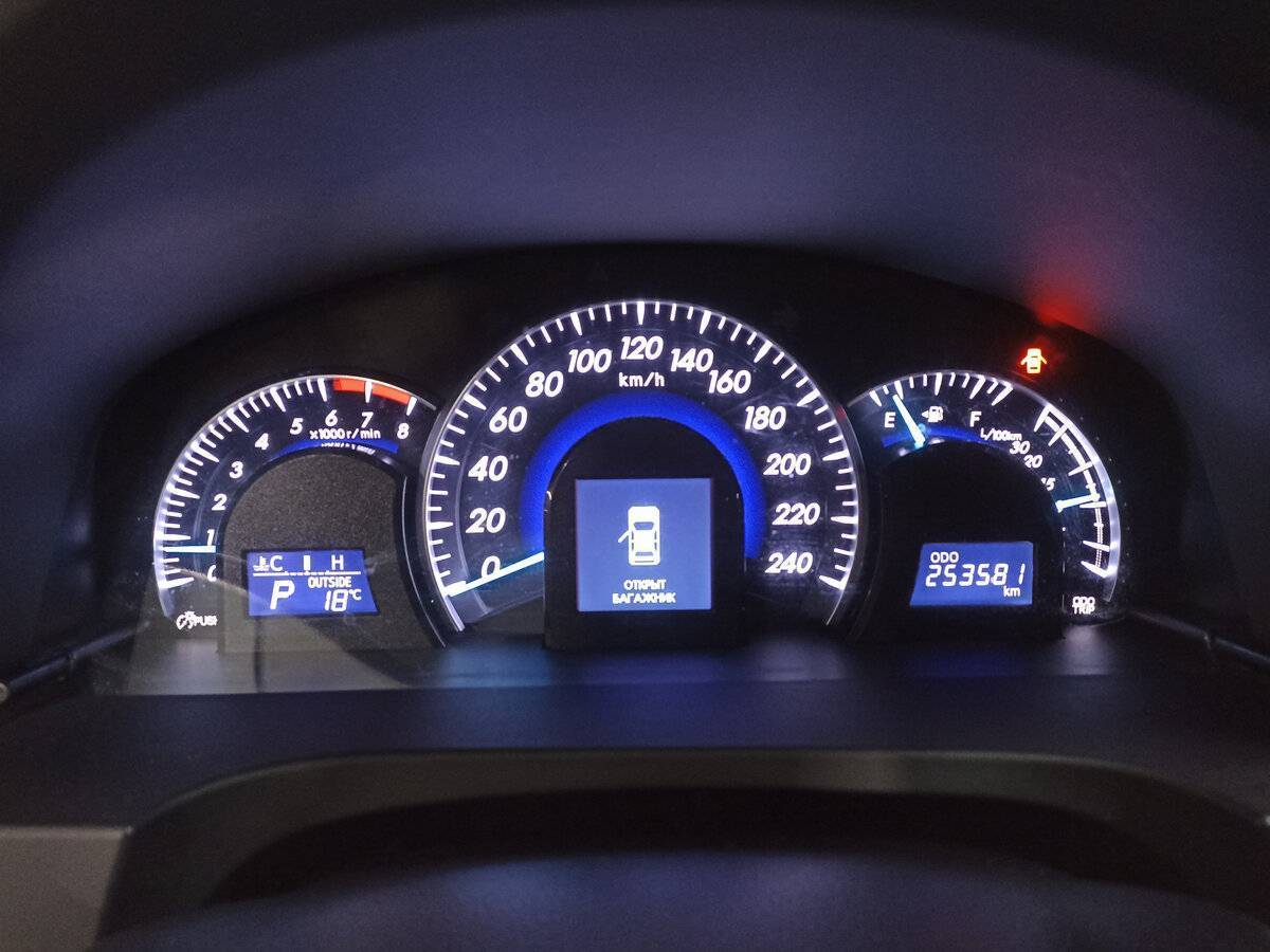 Купить Toyota Camry с пробегом. Фото: #12