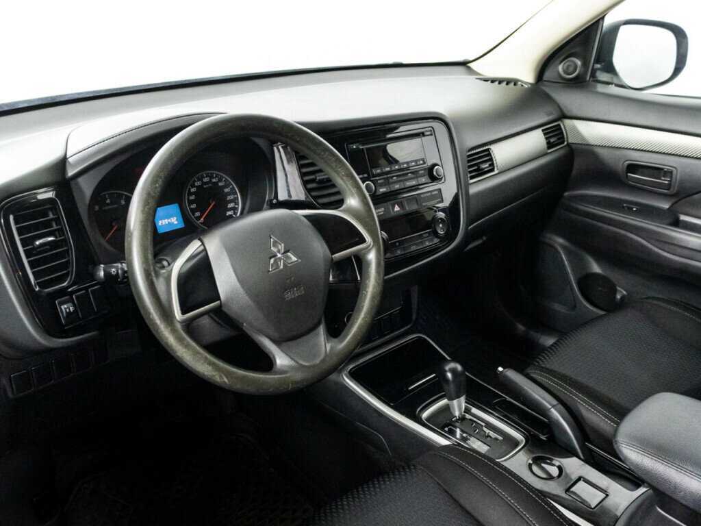 Купить Mitsubishi Outlander с пробегом. Фото: #8