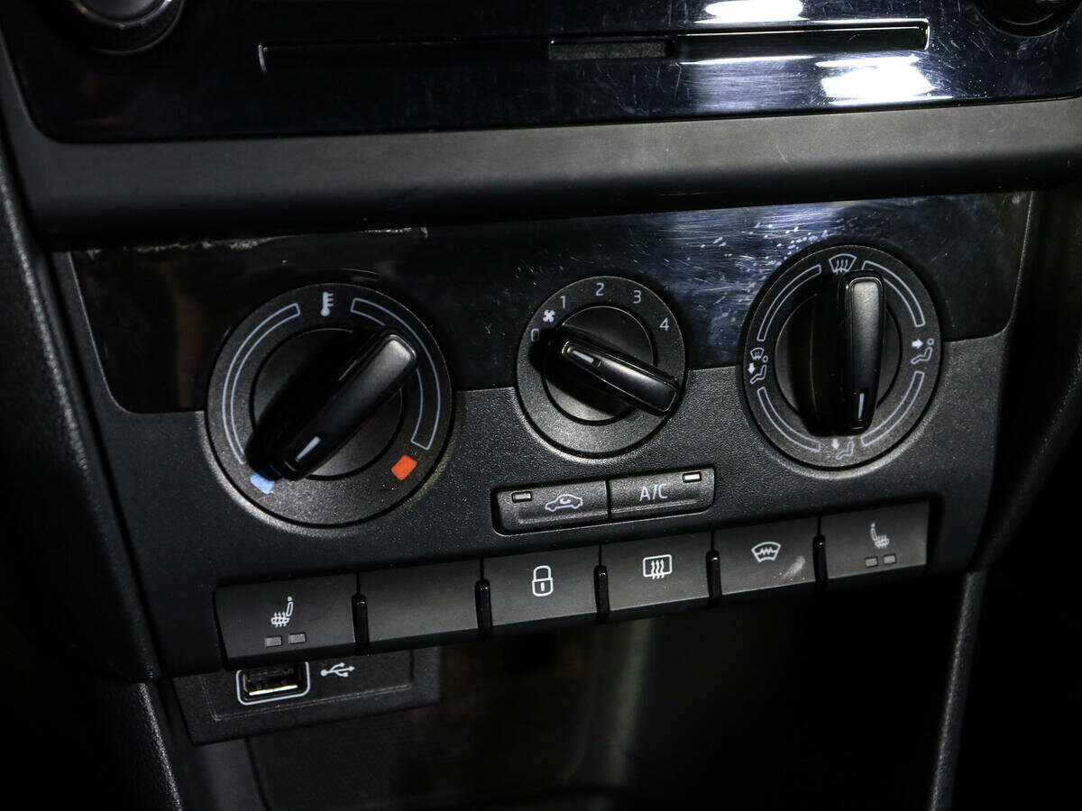 Купить Skoda Rapid с пробегом. Фото: #13