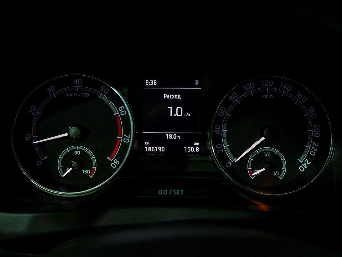 Купить Skoda Rapid с пробегом. Фото: #9