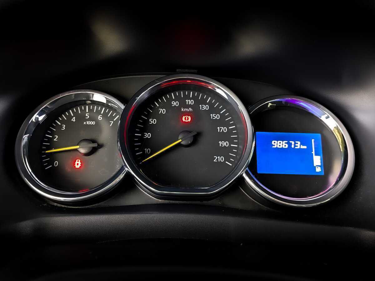 Купить Renault Sandero с пробегом. Фото: #12