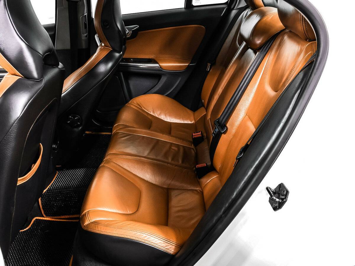 Купить Volvo S60 с пробегом. Фото: #12