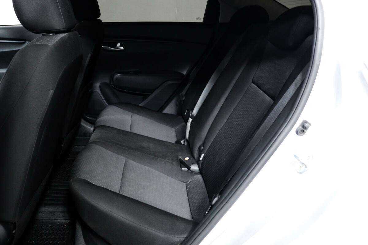 Купить Kia Rio с пробегом. Фото: #10