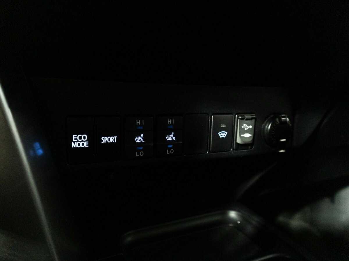 Купить Toyota RAV4 с пробегом. Фото: #18