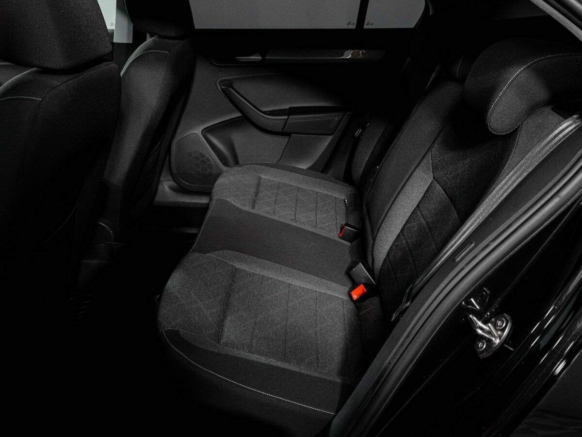 Купить Volkswagen Polo с пробегом. Фото: #9