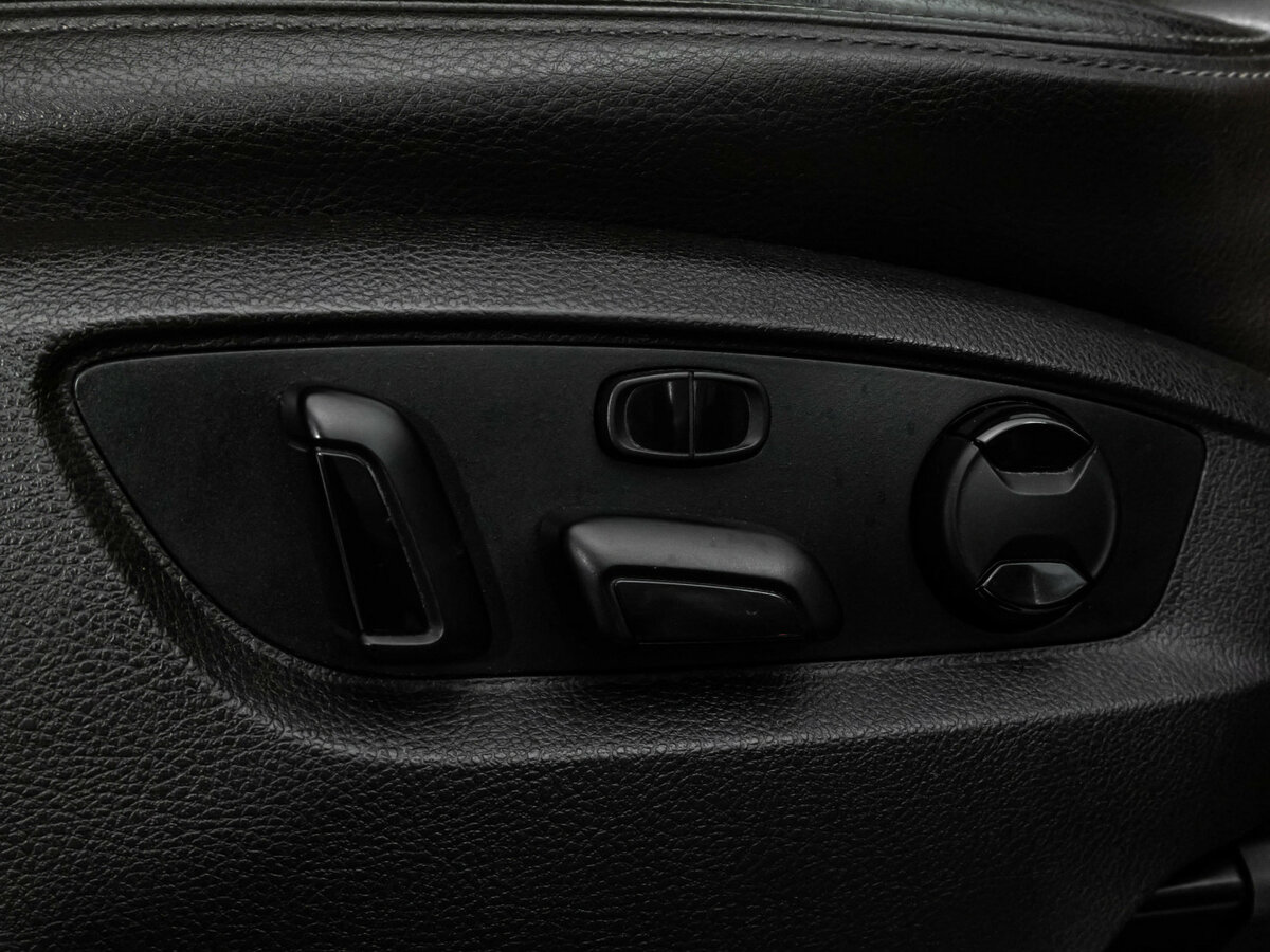 Купить Volkswagen Touareg с пробегом. Фото: #20