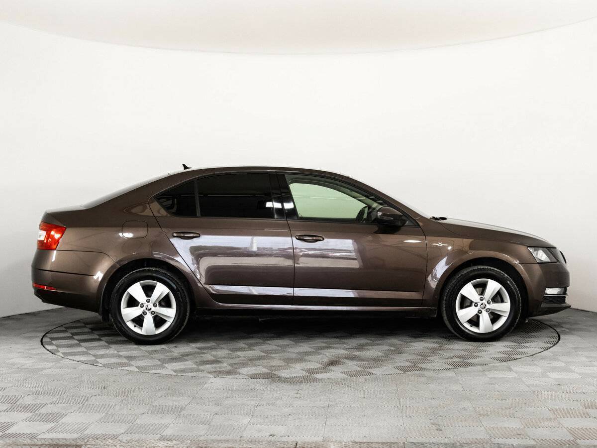 Купить Skoda Octavia с пробегом. Фото: #3