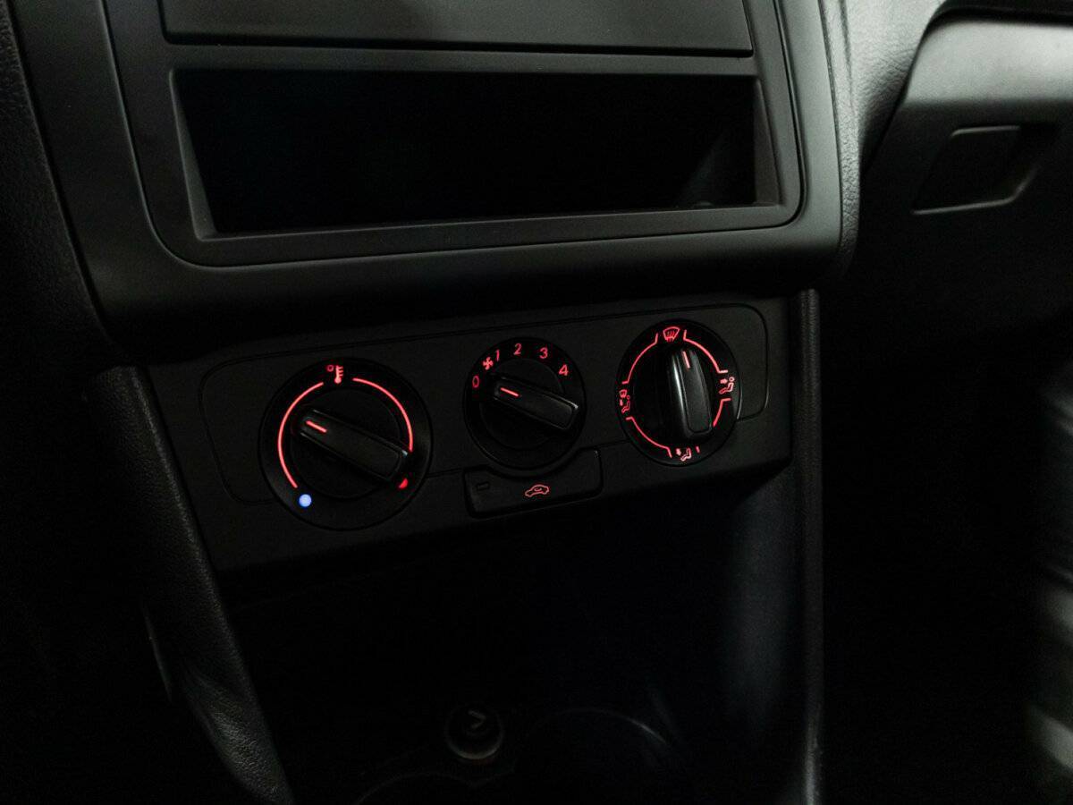 Купить Volkswagen Polo с пробегом. Фото: #14