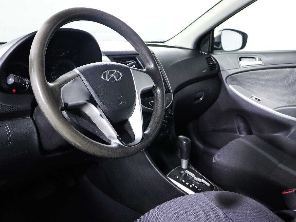Купить Hyundai Solaris с пробегом. Фото: #13