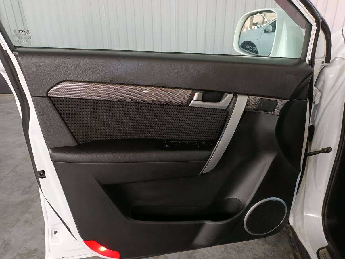 Купить Chevrolet Captiva с пробегом. Фото: #17