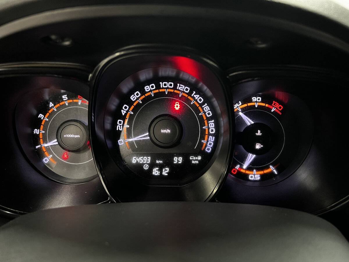 Купить Lada (ВАЗ) Vesta с пробегом. Фото: #12