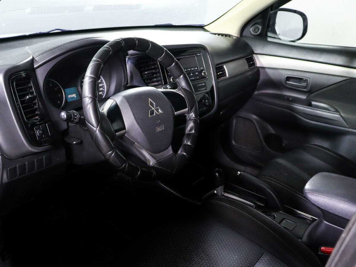 Купить Mitsubishi Outlander с пробегом. Фото: #11