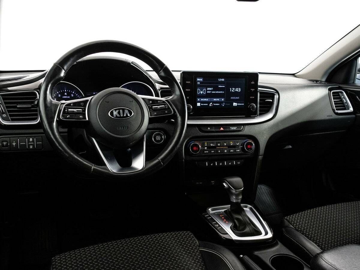 Купить Kia Ceed с пробегом. Фото: #10