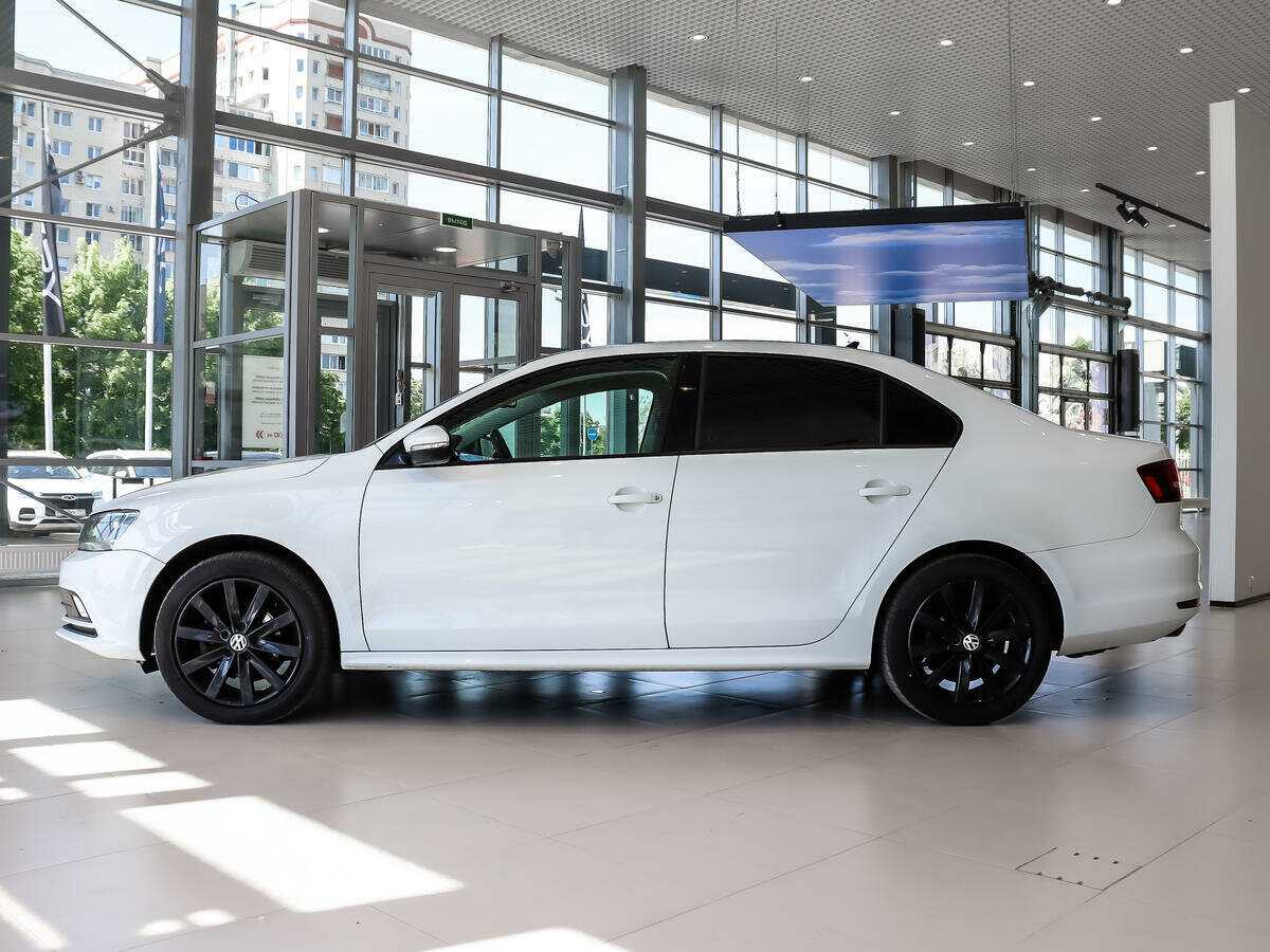 Купить Volkswagen Jetta с пробегом. Фото: #7