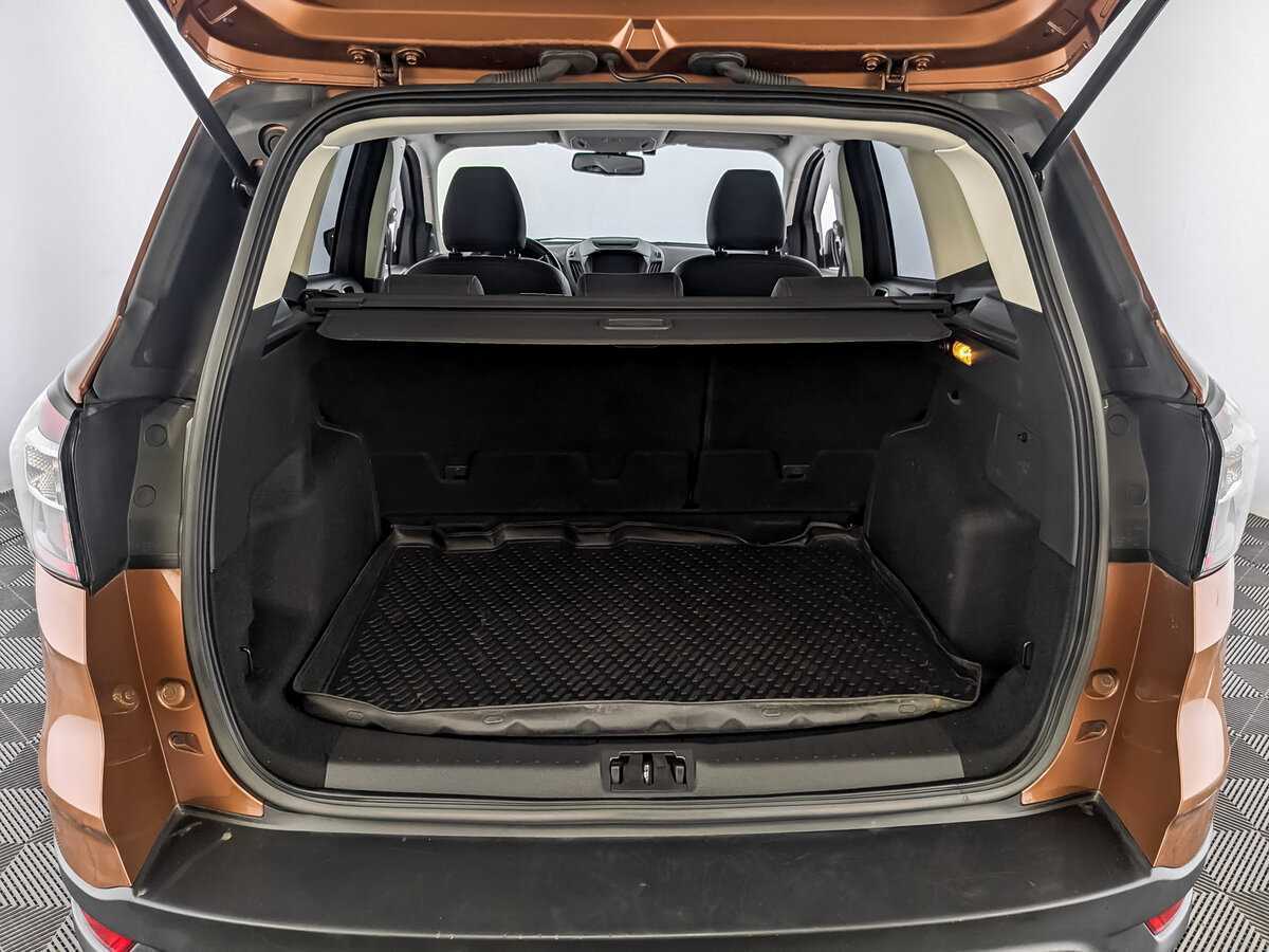 Купить Ford Kuga с пробегом. Фото: #9