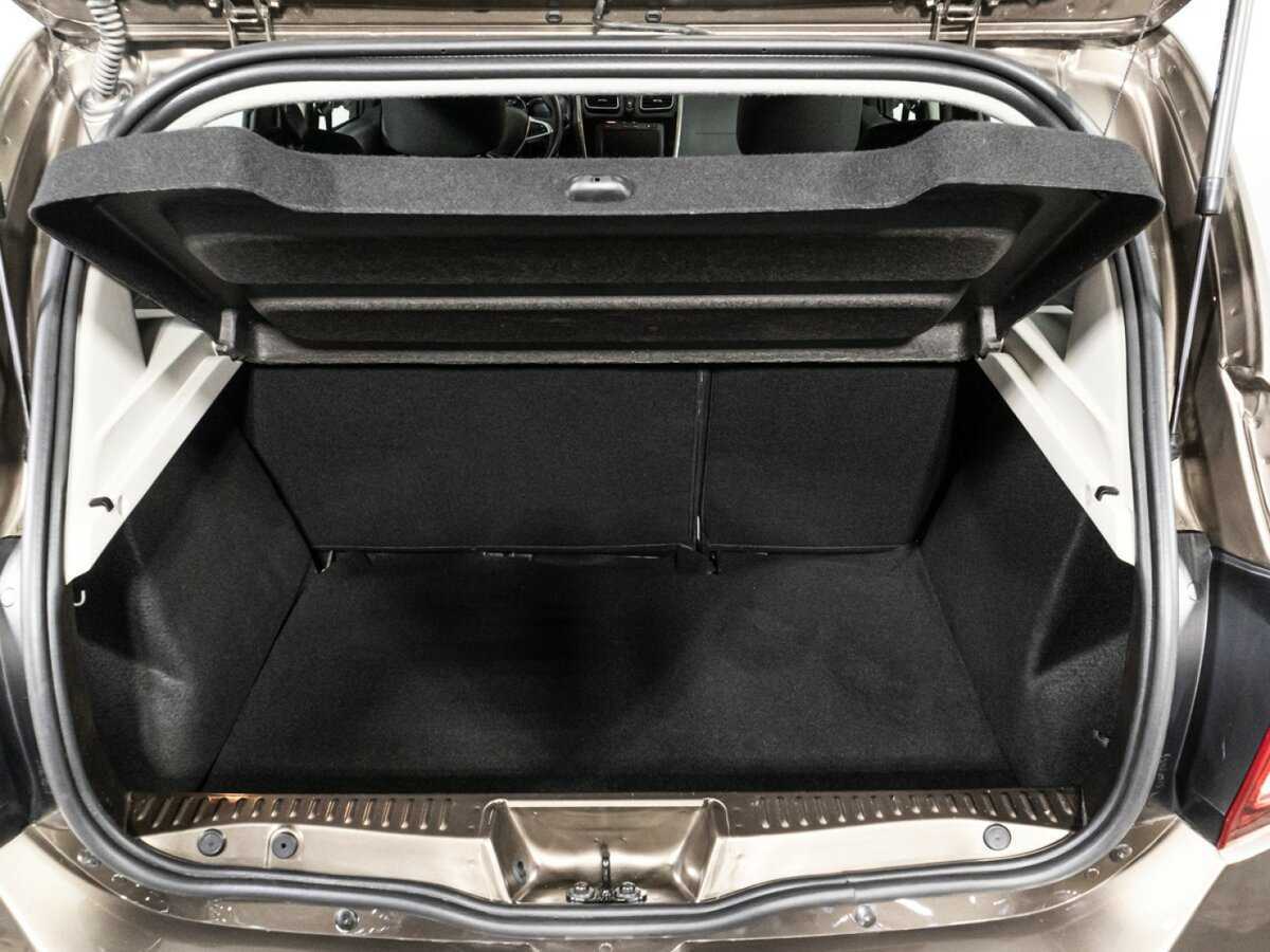 Купить Renault Sandero с пробегом. Фото: #14