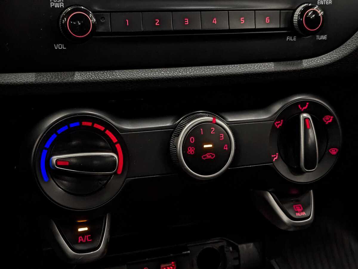 Купить Kia Rio с пробегом. Фото: #20