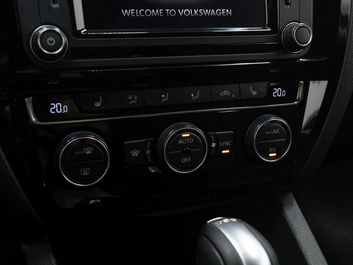 Купить Volkswagen Jetta с пробегом. Фото: #19