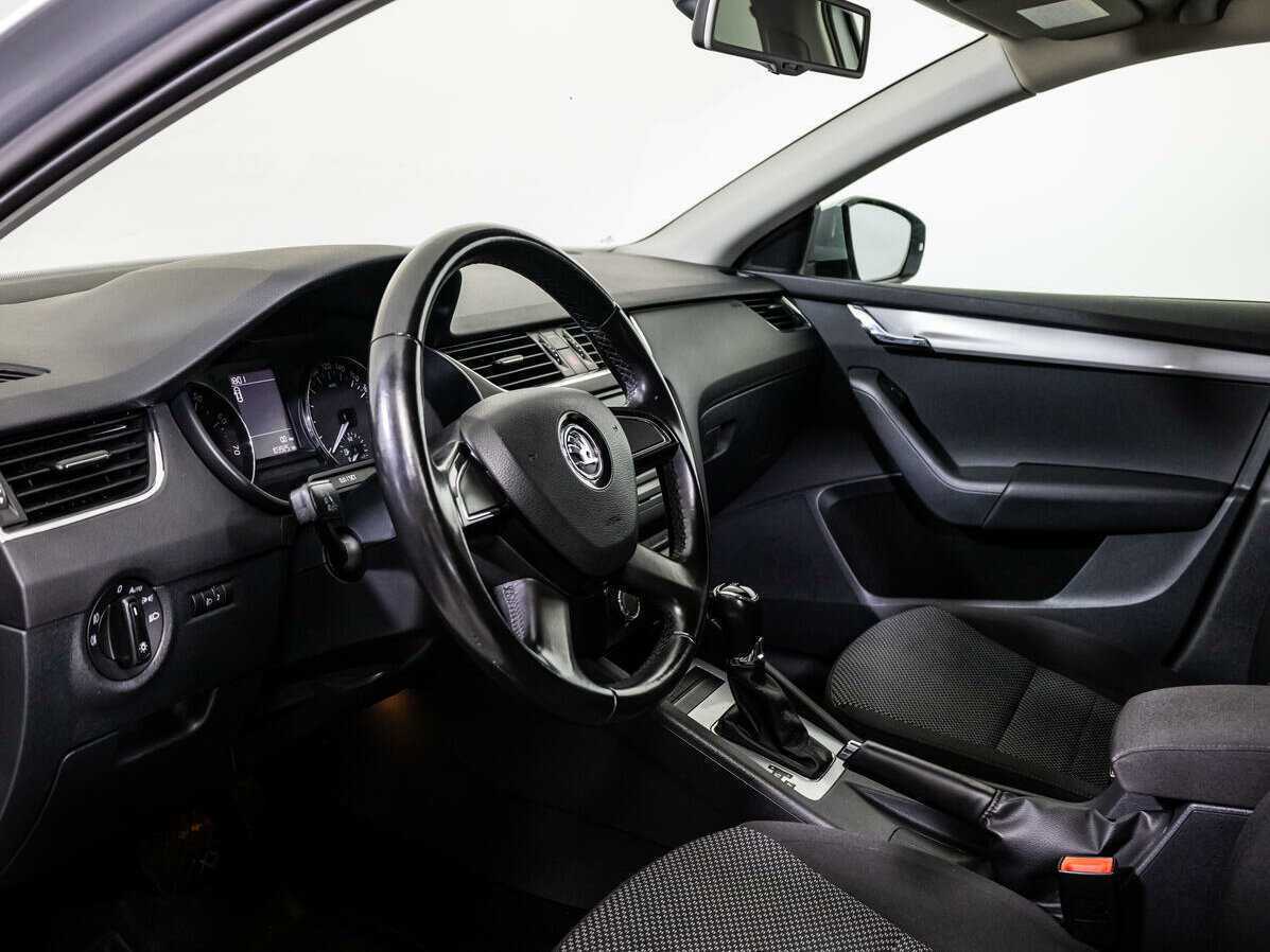 Купить Skoda Octavia с пробегом. Фото: #10