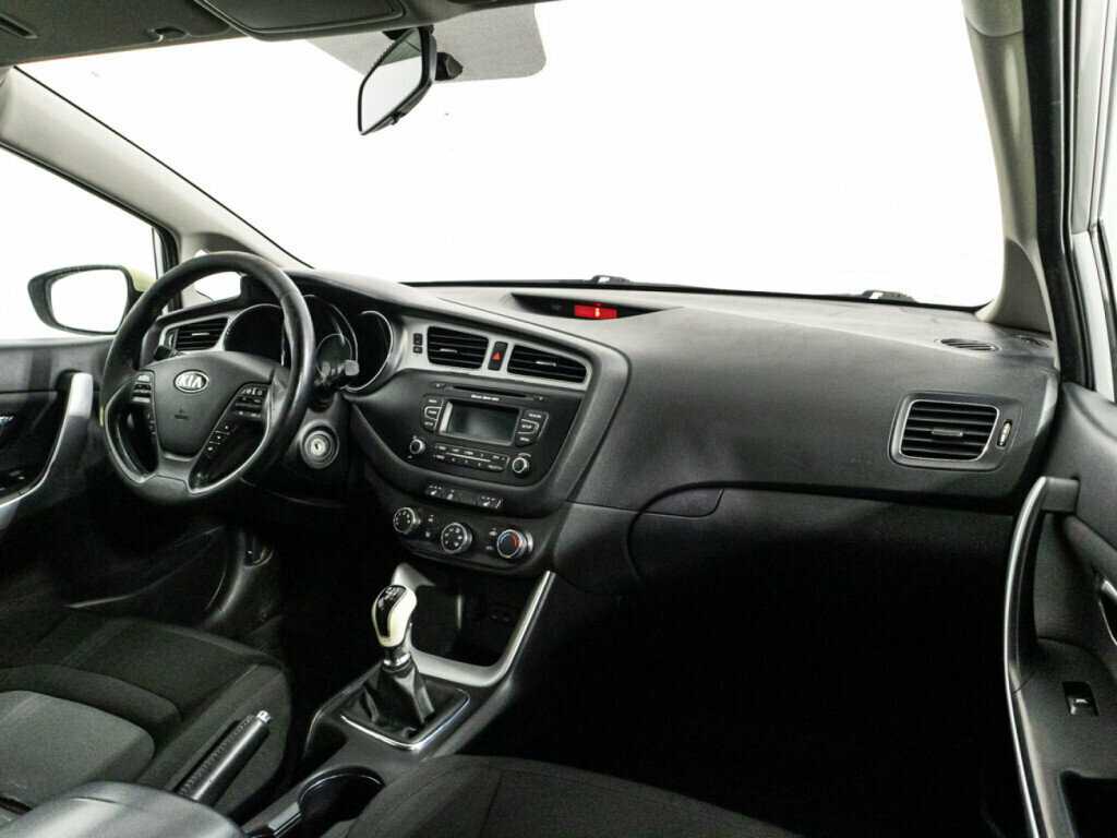 Купить Kia Ceed с пробегом. Фото: #8