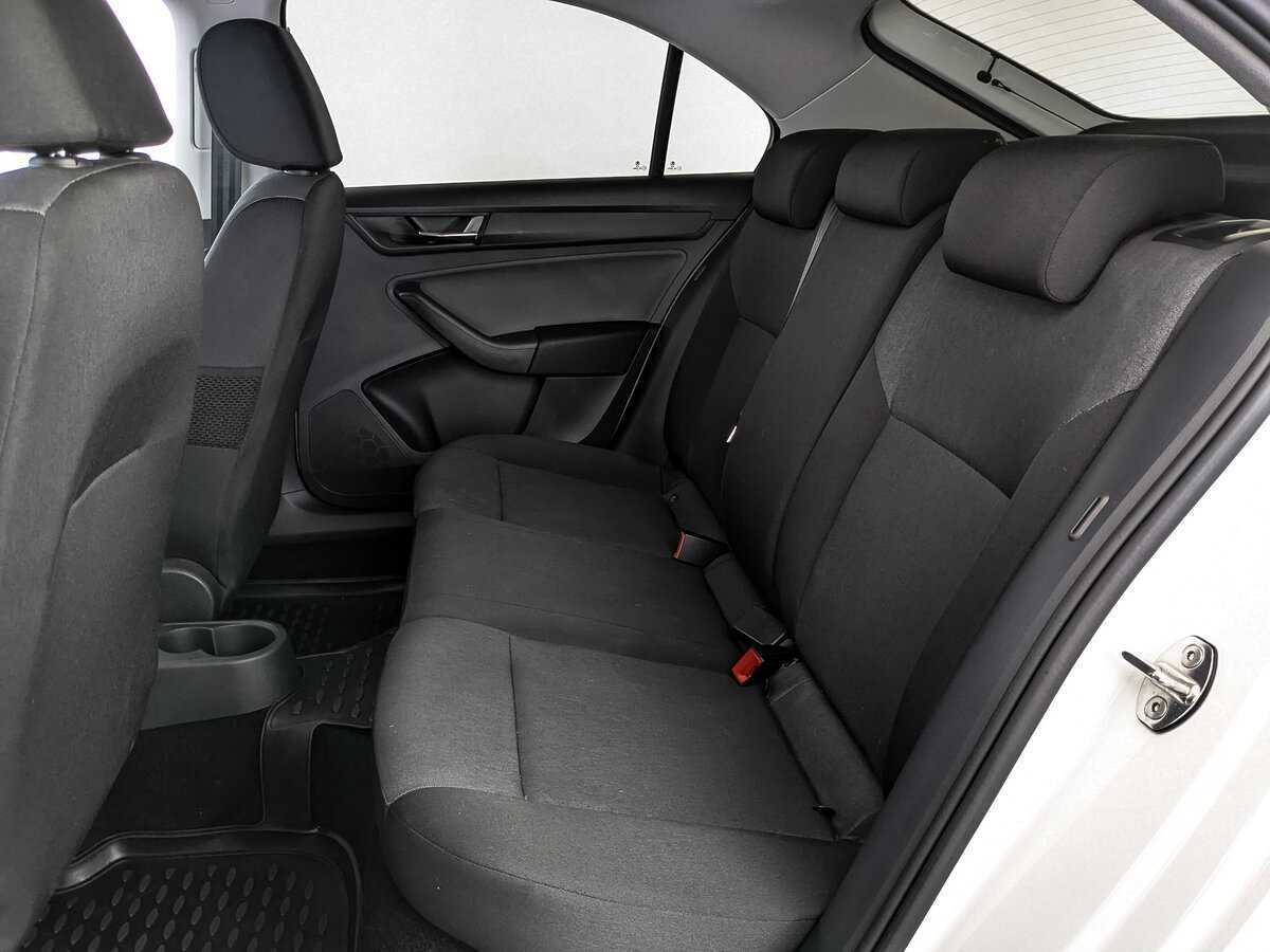Купить Skoda Rapid с пробегом. Фото: #13