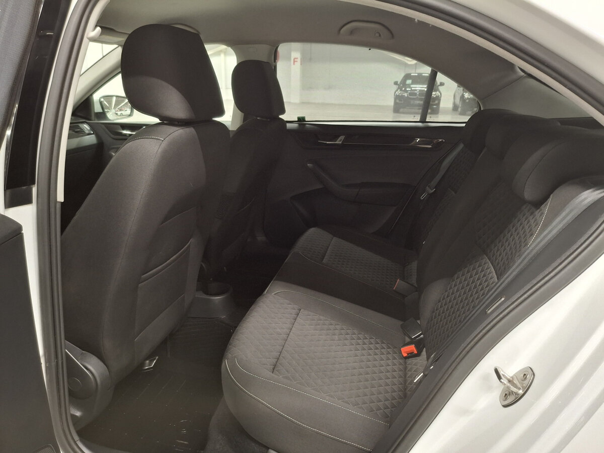 Купить Skoda Rapid с пробегом. Фото: #11