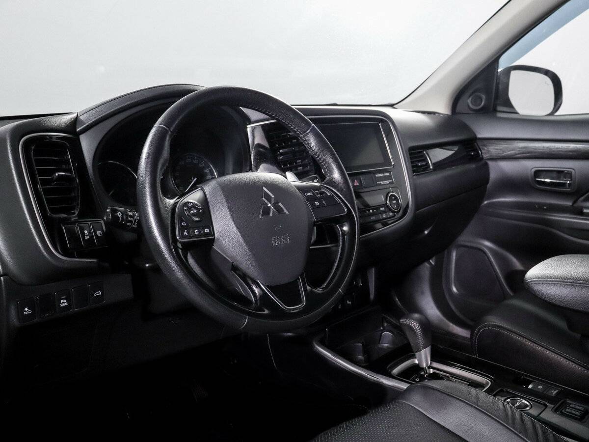 Купить Mitsubishi Outlander с пробегом. Фото: #9