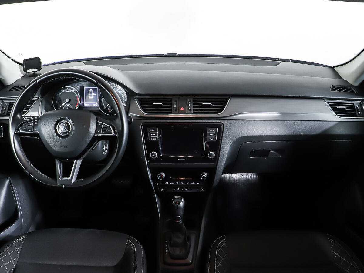 Купить Skoda Rapid с пробегом. Фото: #4