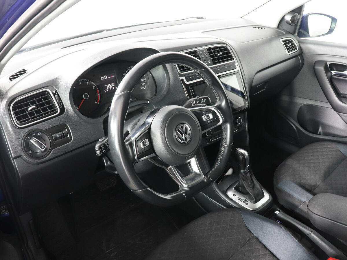 Купить Volkswagen Polo с пробегом. Фото: #8