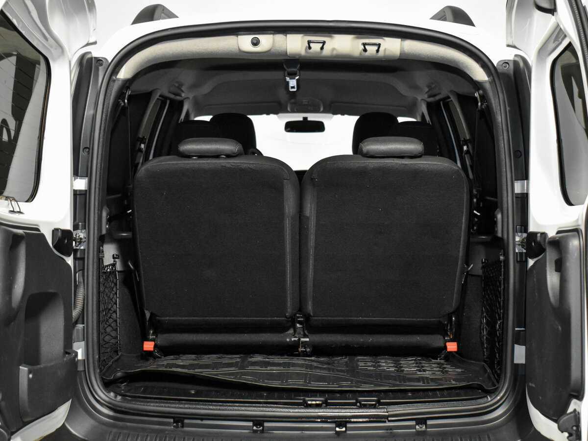 Купить Lada (ВАЗ) Largus с пробегом. Фото: #14