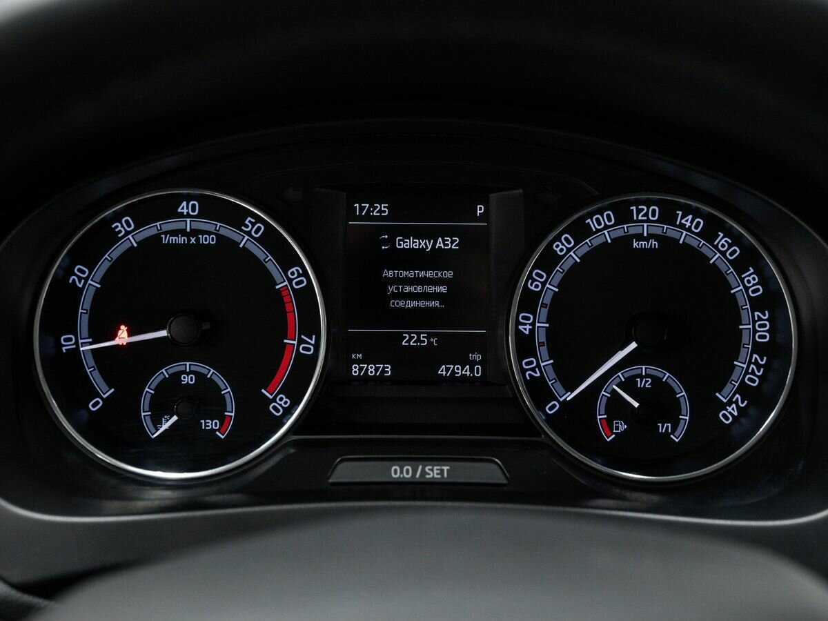 Купить Skoda Rapid с пробегом. Фото: #18