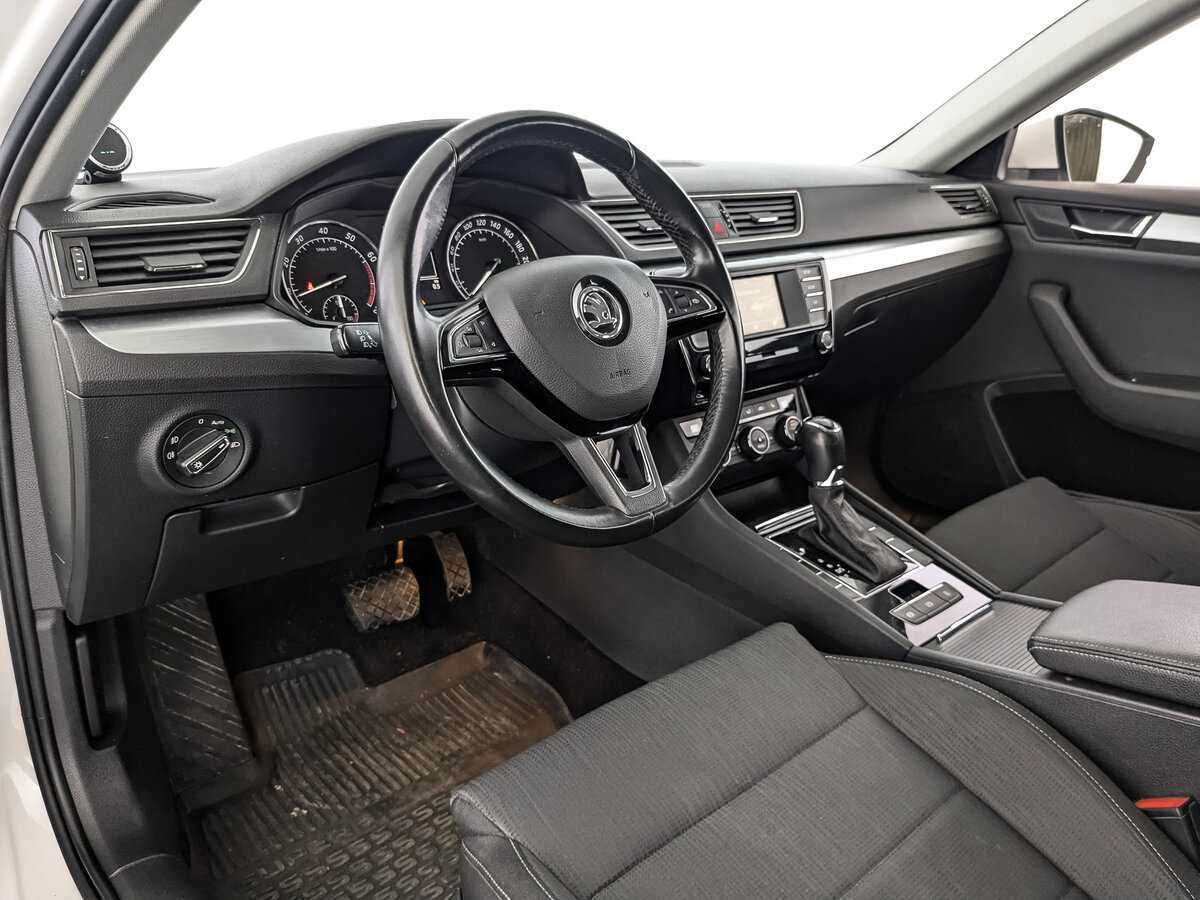 Купить Skoda Superb с пробегом. Фото: #14